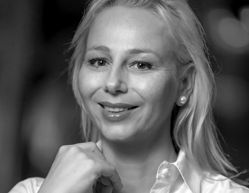 ОФЕЛИЯ КЪНЕВА